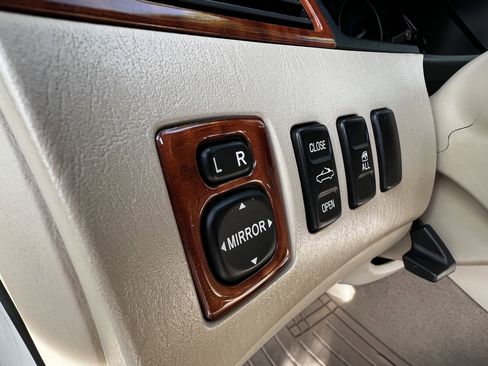 Used 2008 Toyota Solara SLE image 15