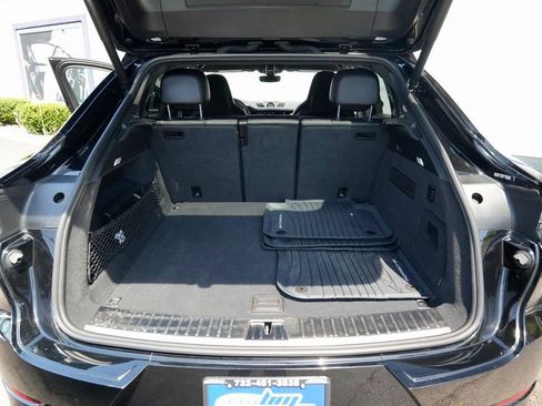 Used 2022 Porsche Cayenne Turbo image 16