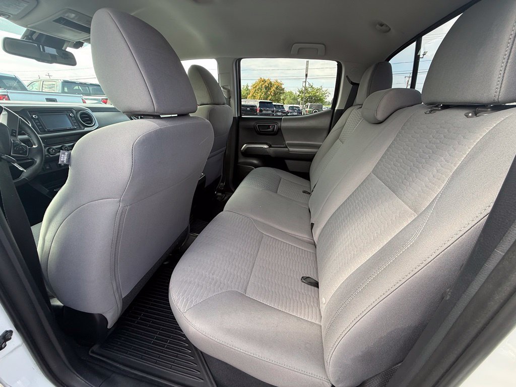 Used 2018 Toyota Tacoma SR5 AWD/4WD image 15