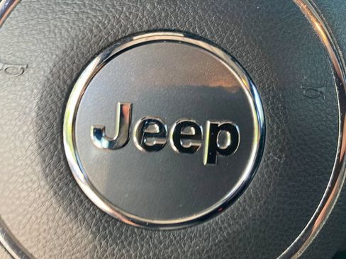Used 2018 Jeep Wrangler Unlimited Sport w/ Quick Order Package 24W AWD/4WD image 26