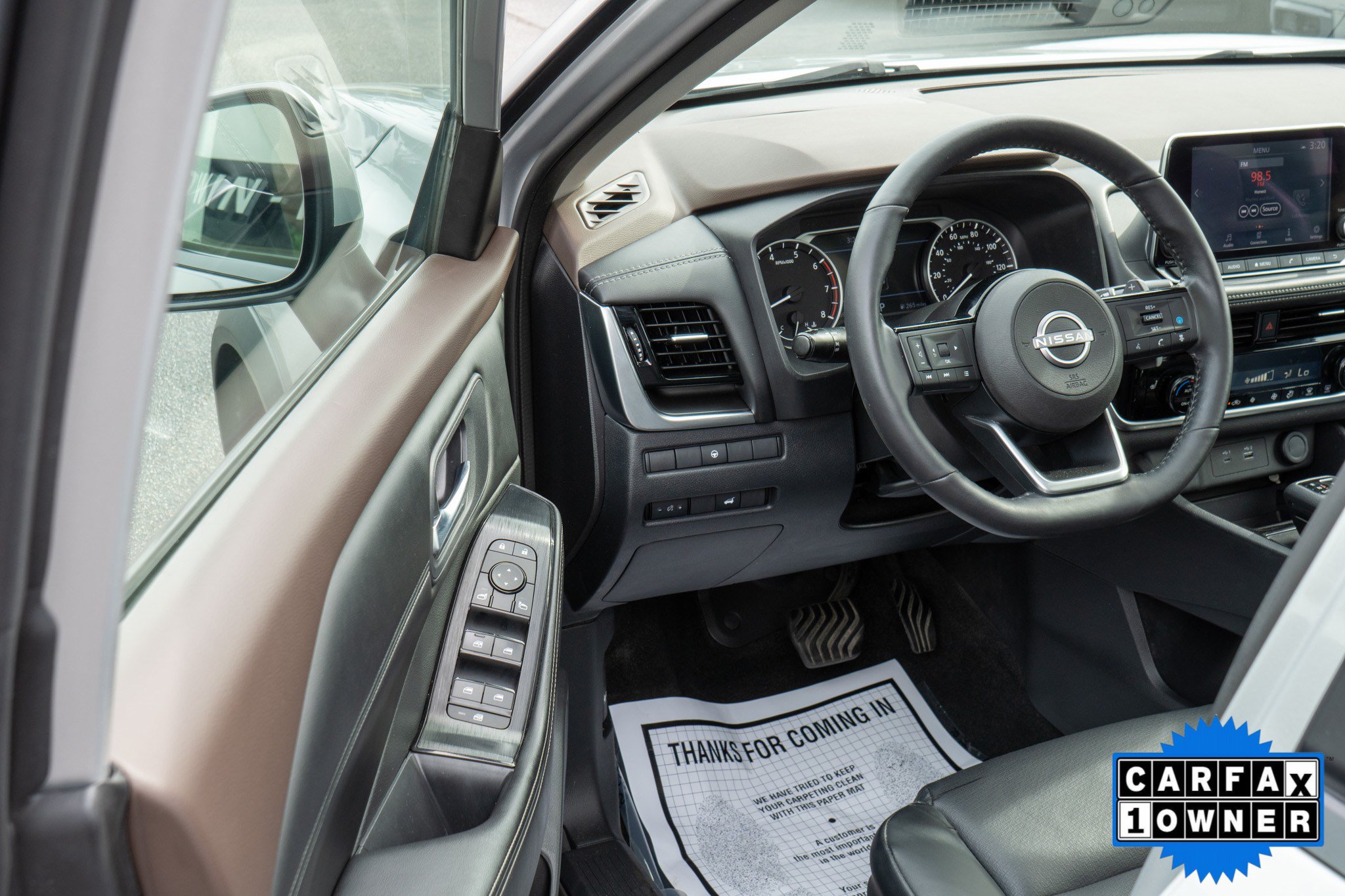 Used 2022 Nissan Rogue SV w/ SV Premium Package FWD image 12