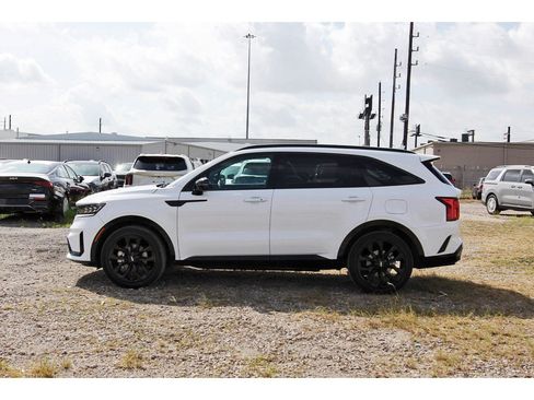 Certified 2023 Kia Sorento SX FWD image 6