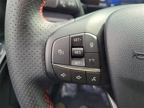Used 2025 Ford Escape ST-Line w/ Equipment Group 301A image 5