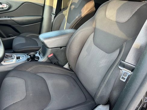 Used 2015 Jeep Cherokee Latitude image 11