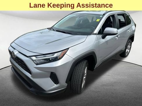 Used 2023 Toyota RAV4 XLE AWD/4WD image 5
