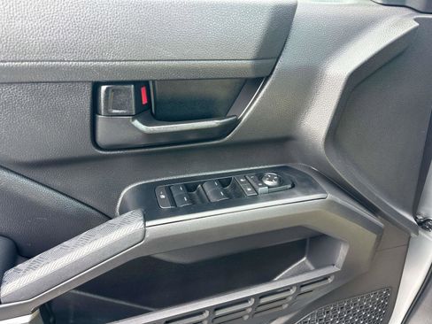 Certified 2025 Toyota Tacoma SR5 image 15