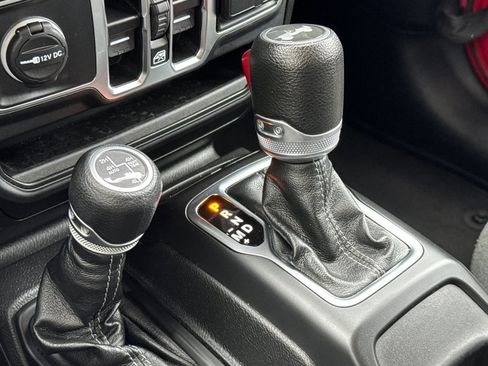 Used 2024 Jeep Wrangler Sport S image 20