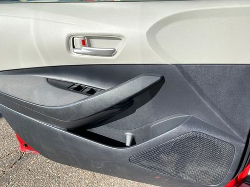 Used 2020 Toyota Corolla LE image 13