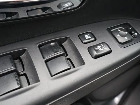Used 2025 Mitsubishi Outlander Sport LE AWD/4WD image 21