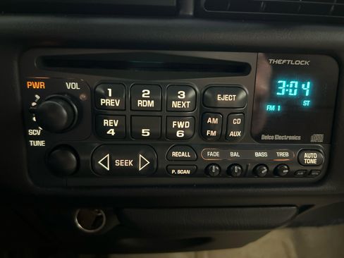 Used 1997 Chevrolet Monte Carlo LS image 16