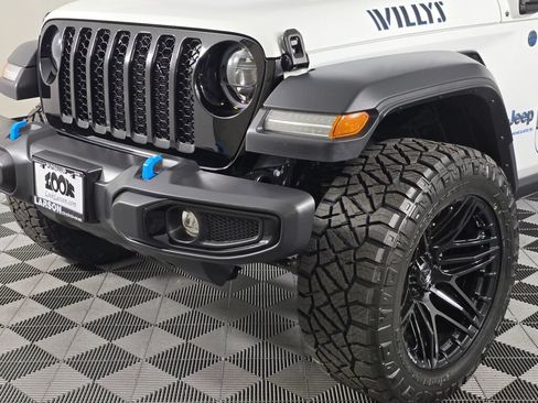 Used 2023 Jeep Wrangler Unlimited w/ Cold Weather Group AWD/4WD image 10