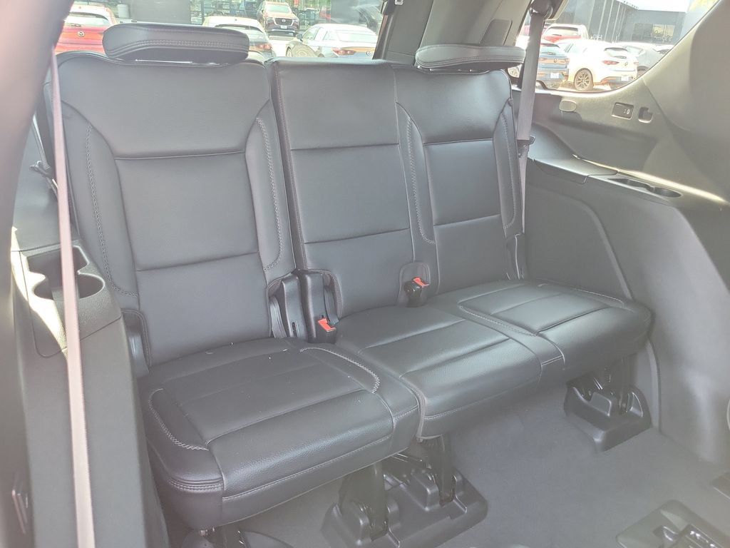 Used 2024 GMC Yukon Denali w/ Advanced Technology Package AWD/4WD image 28