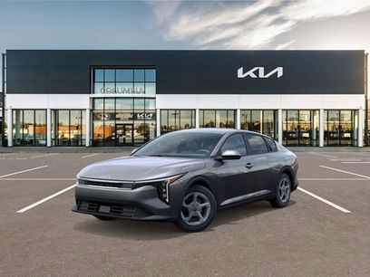 New 2025 Kia K4 LXS