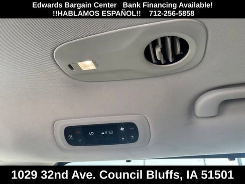 Used 2020 Chrysler Pacifica Touring-L FWD image 18