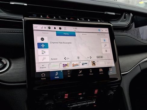 Used 2022 Jeep Grand Cherokee Limited 4xe image 18