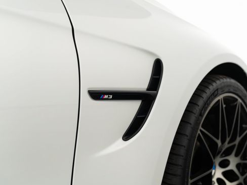 Used 2018 BMW M3 RWD image 25