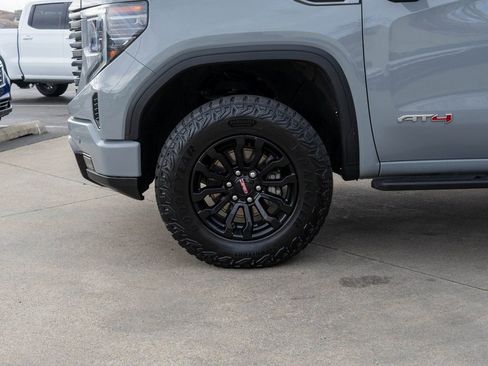 Used 2024 GMC Sierra 1500 AT4 w/ Technology Package image 31