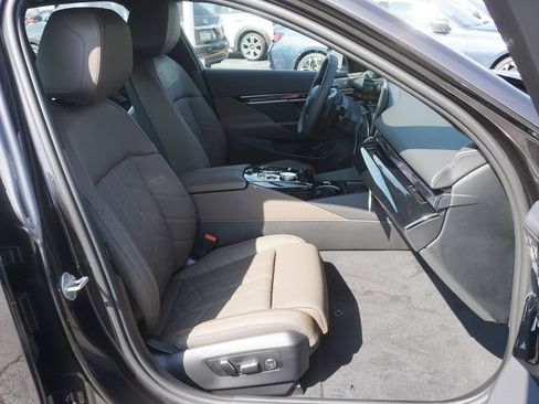 New 2027 BMW 530i xDrive w/ Premium Package AWD/4WD image 11