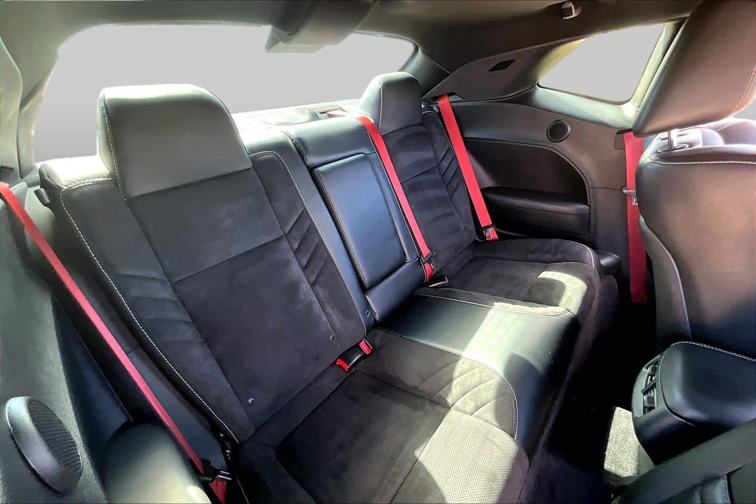 Used 2016 Dodge Challenger SRT Hellcat RWD image 17
