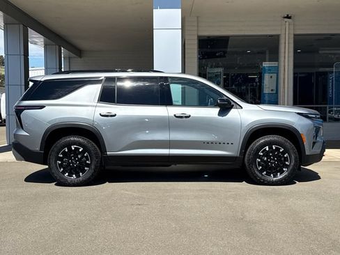 New 2026 Chevrolet Traverse Z71 w/ Enhanced Driving Package AWD/4WD image 2