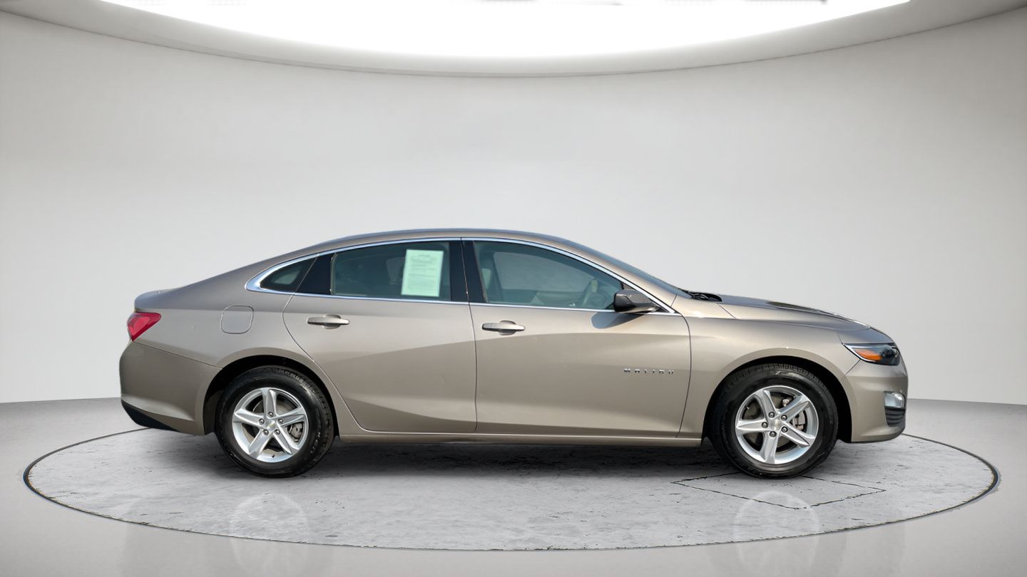 Used 2022 Chevrolet Malibu LT FWD image 4