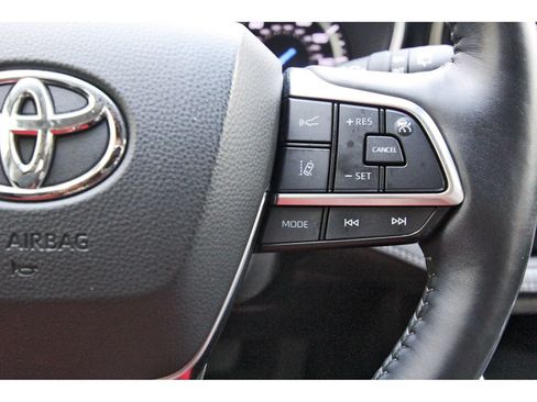 Used 2021 Toyota Highlander Limited FWD image 20