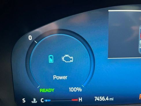 Used 2025 Ford Escape ST-Line Select w/ Tech Pack #2 image 18