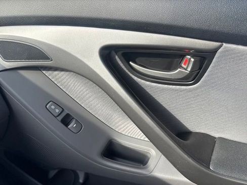 Used 2013 Hyundai Elantra GLS w/ Preferred Pkg image 22