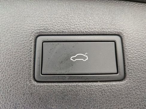 Used 2024 Volkswagen Tiguan SE w/ Panoramic Sunroof Package image 26