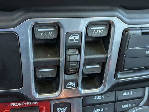 Used 2018 Jeep Wrangler Unlimited Rubicon w/ Safety Group AWD/4WD image 20