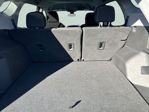 Used 2022 GMC Terrain SLE w/ Driver Convenience Package image 9