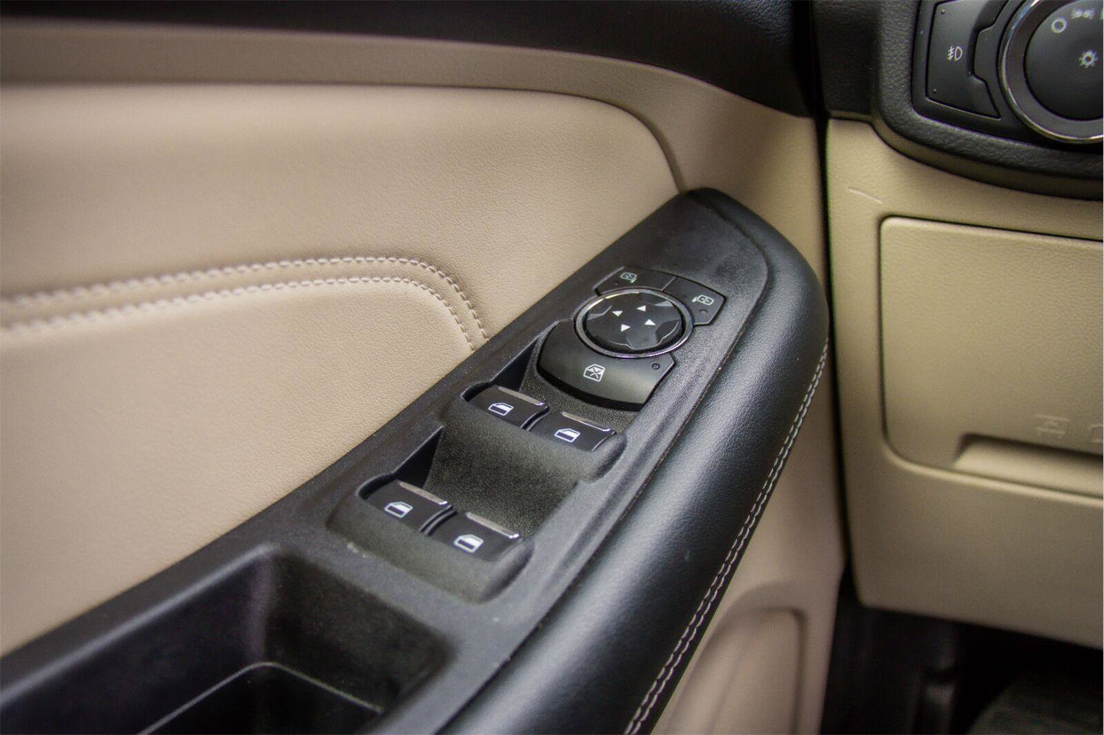 Used 2022 Ford Edge Titanium AWD/4WD image 18