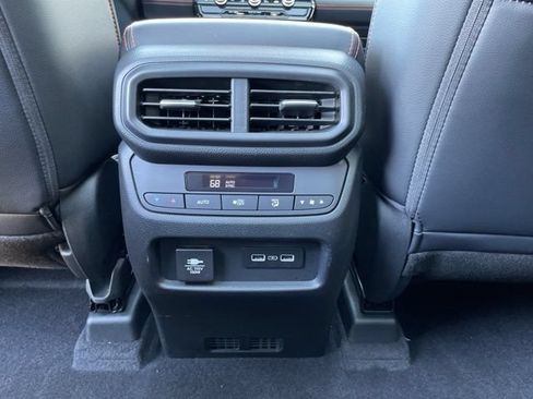 Used 2023 Honda Pilot TrailSport image 33
