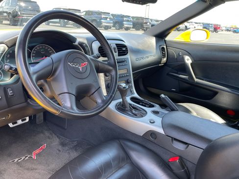 Used 2005 Chevrolet Corvette Convertible w/ Preferred Equipment Group RWD image 9