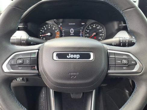 Used 2022 Jeep Compass Latitude AWD/4WD image 5