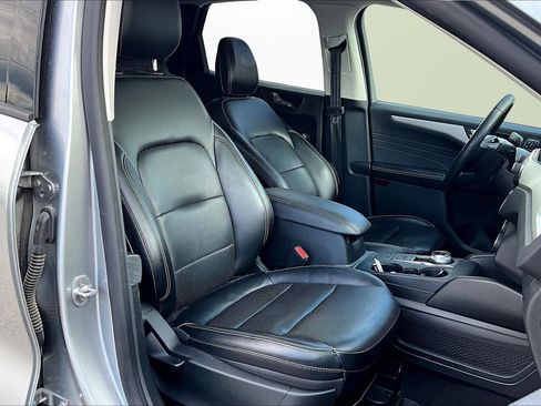 Used 2022 Ford Escape SEL w/ Technology Package image 7