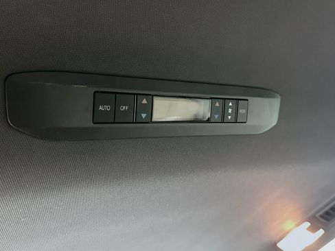 Used 2021 Toyota Sienna XLE FWD image 26