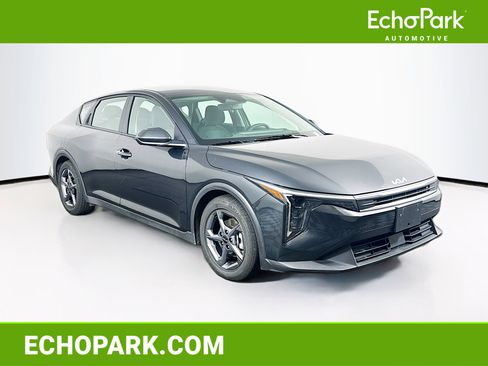 Used 2025 Kia K4 LXS FWD image 1
