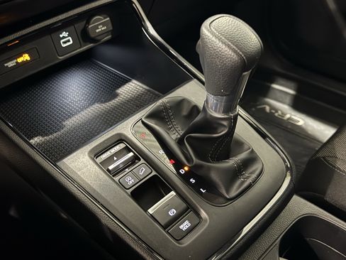 Used 2025 Honda CR-V LX image 27