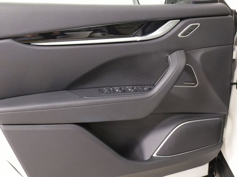 Used 2018 Maserati Levante image 24