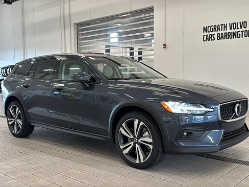 New 2026 Volvo V60 B5 Cross Country Plus w/ Protection Package Premier AWD/4WD image 3