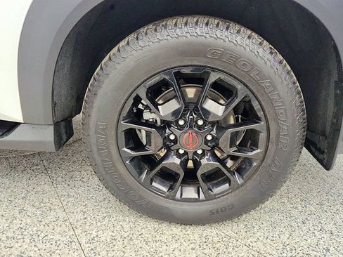 Used 2025 Nissan Armada PRO-4X image 9