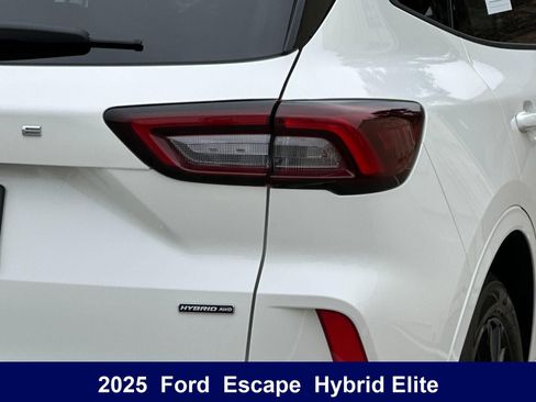 Used 2025 Ford Escape ST-Line Elite w/ Premium Technology Package AWD/4WD image 34