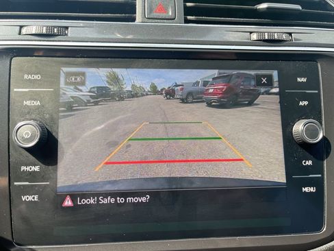 Used 2022 Volkswagen Tiguan SEL R-Line AWD/4WD image 10