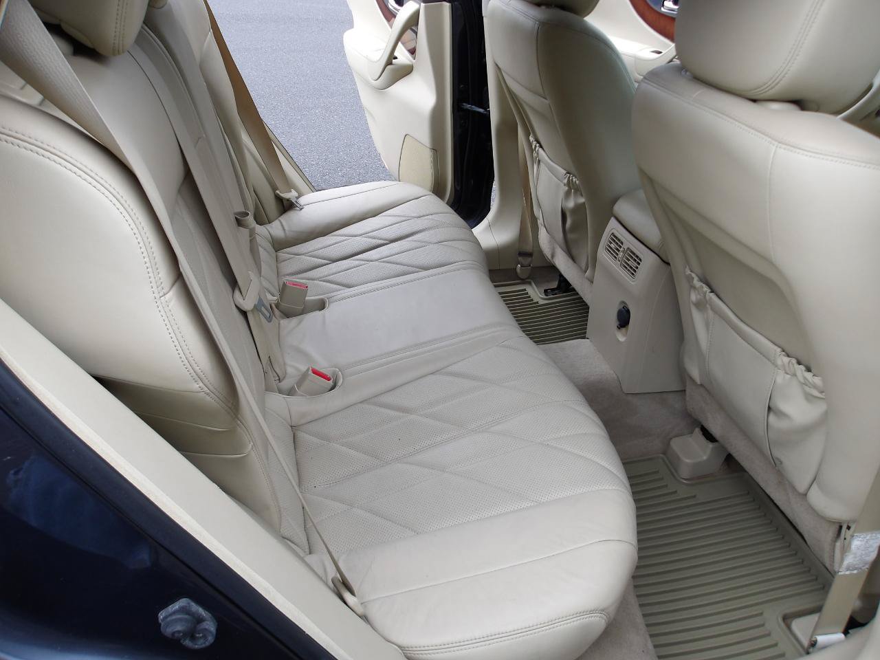 Used 2009 INFINITI FX35 AWD w/ Technology Pkg image 12