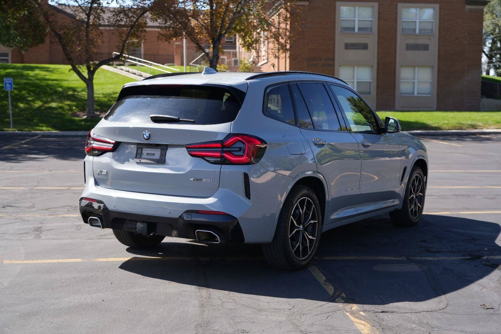 Used 2024 BMW X3 xDrive30i w/ M Sport Package AWD/4WD image 5