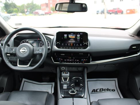 Certified 2023 Nissan Rogue SL w/ SL Premium Package AWD/4WD image 17