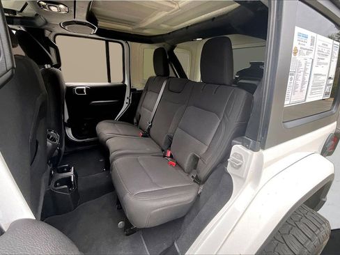 Certified 2020 Jeep Wrangler Unlimited Sahara image 22