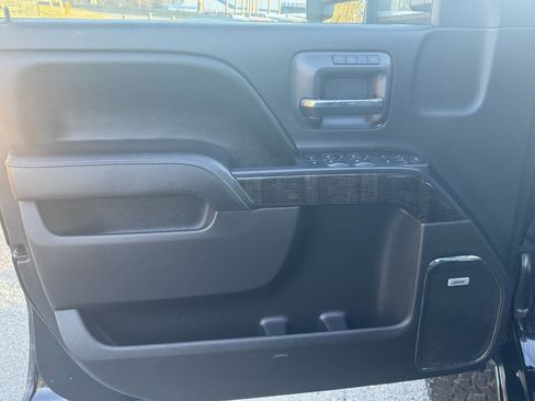 Used 2016 GMC Sierra 2500 Denali w/ Duramax Plus Package image 8