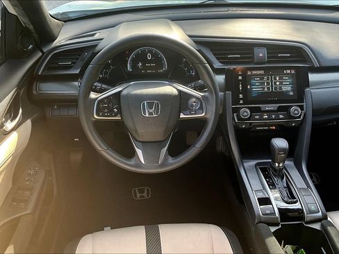 Used 2018 Honda Civic EX image 7